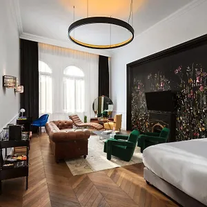 4* Hotel Collect - Adults Only