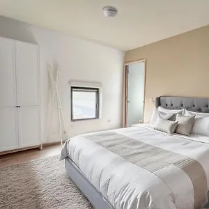 https://apt-station-64-a2-bruxelles-charleroi-airport.hotelsantwerp.net