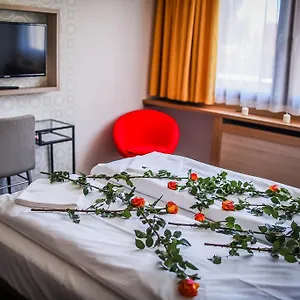 https://imola-udvarhaz.egerhotels.net