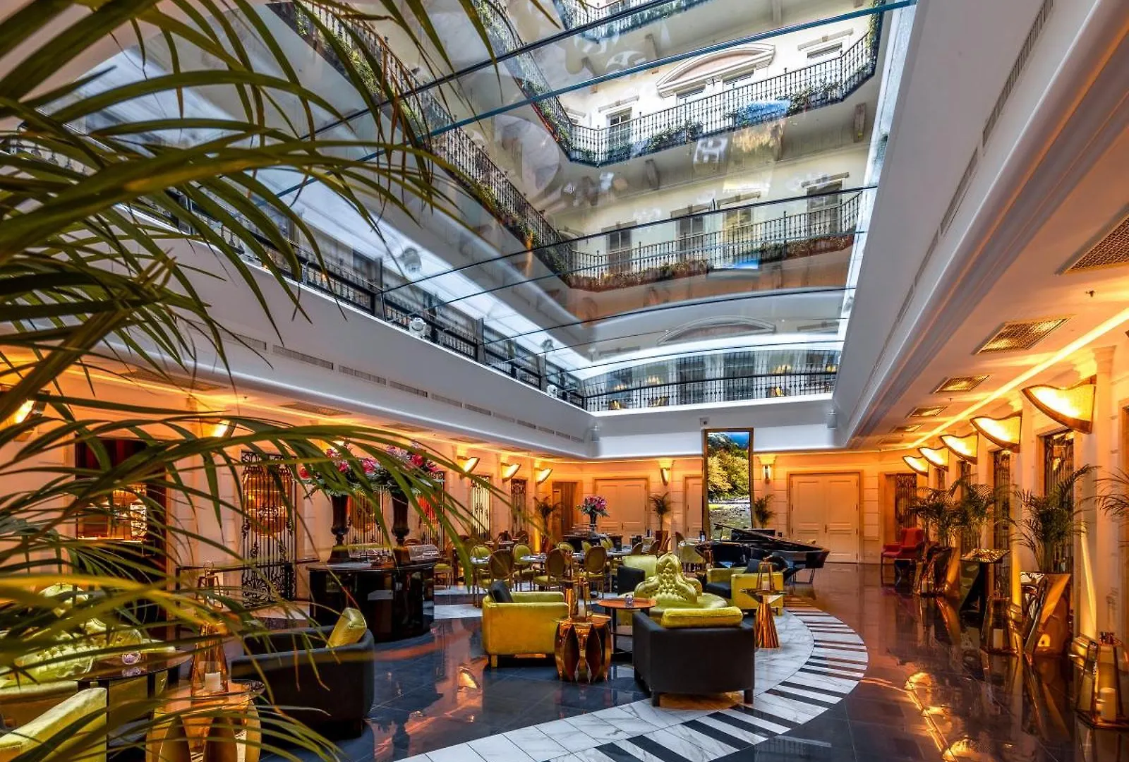 Aria Hotel Budapest By Library Hotel Collection הונגריה